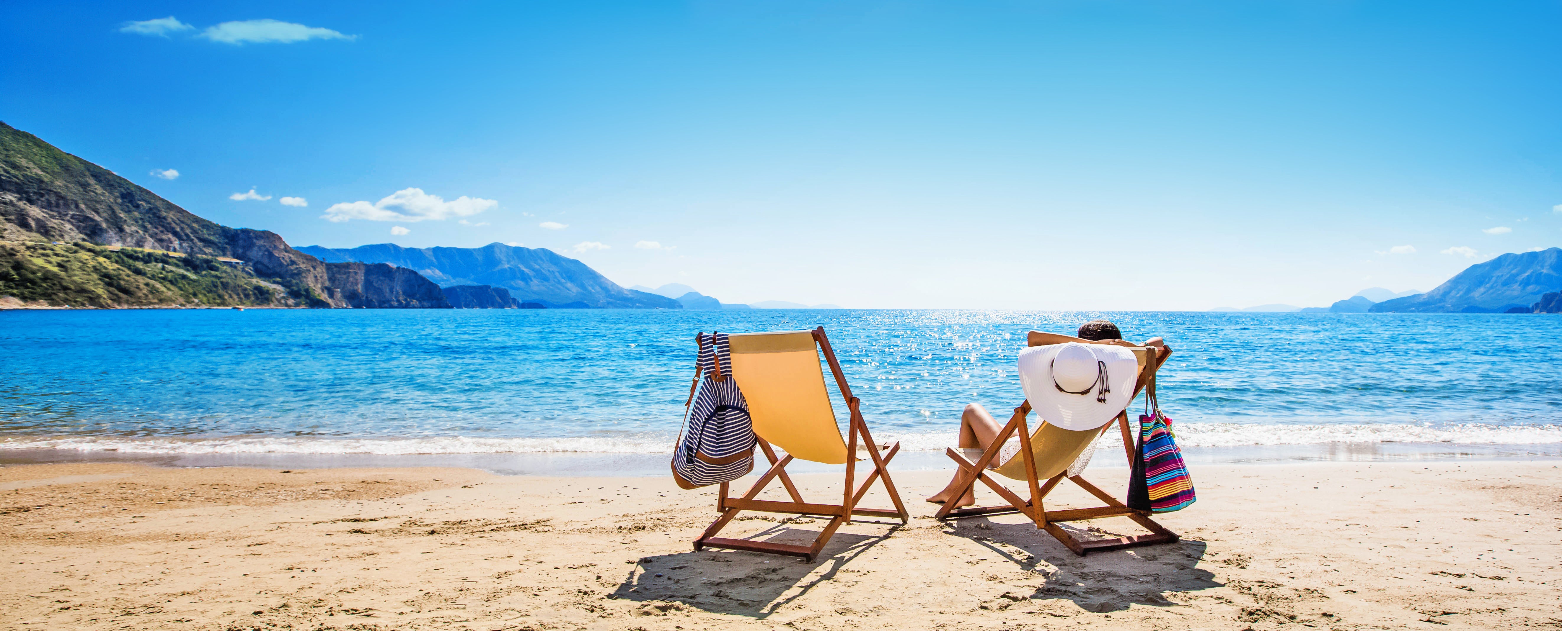 "Beach Day Essentials: 5 Must-Have Items for a Fun and Stress-Free Day in the Sun"